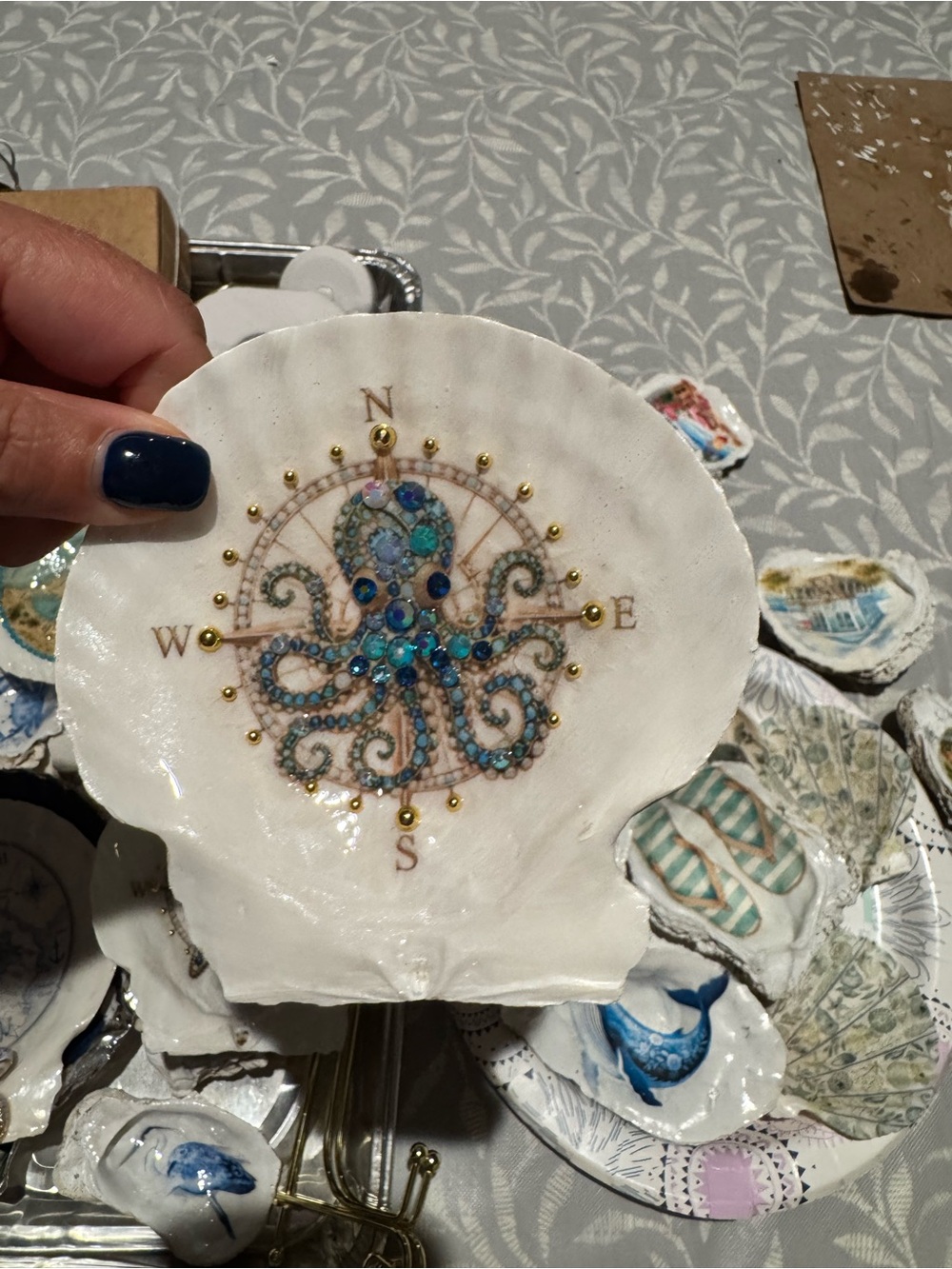 White Shell Wall Art with Blue Octopus Compass – Nautical Decorative Accent